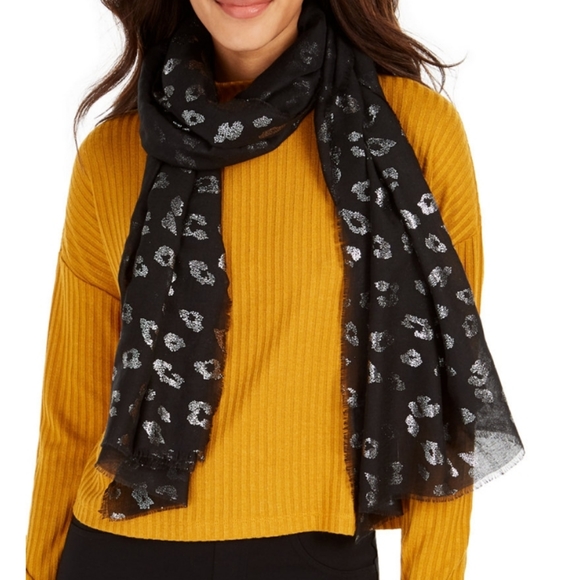 DKNY BLACK AND SILVER LEOPARD PRINT SCARF - Picture 4 of 7